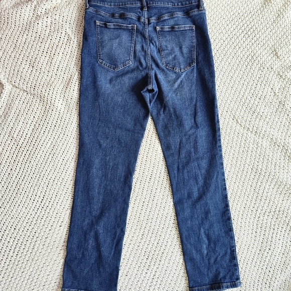 Simply Vera Wang | Size 8 | Medium Wash Straight Leg Jeans - Picture 5 of 12